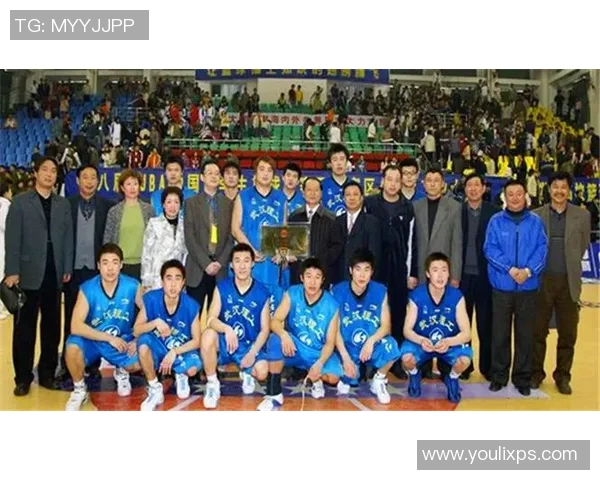 武汉篮球队在精英赛中的灵活性表现分析与战术探讨