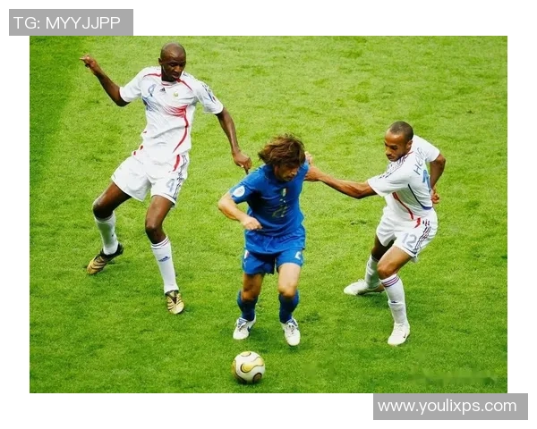 英国足球明星巅峰退役背后的故事与传奇人生回顾 英国足球明星巅峰退役背后的故事与传奇人生回顾